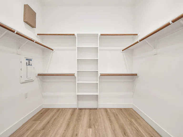 2313 Eagle St — Photo 17