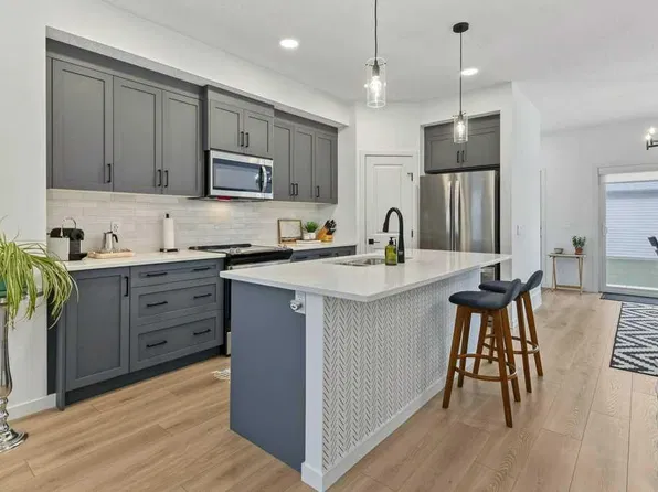 533 E Sage Hill Rd NW, Calgary, AB T3R 1W8