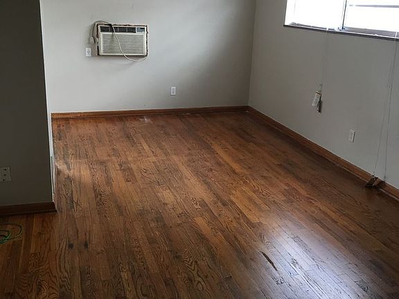 2nd image of 3685 Cleveland Ave APT C7