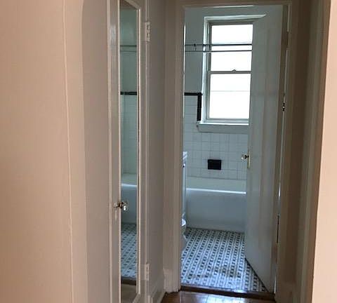 5th image of 1626 W Sherwin Ave #507