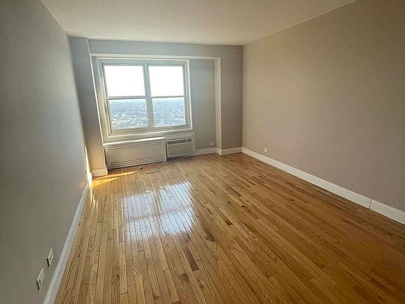 5th image of 12333 83rd Ave APT 3004