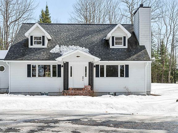 3rd image of 289 Middle Road