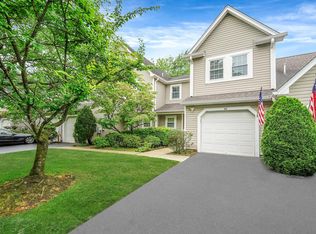 86 Erik Dr, Setauket, NY 11733