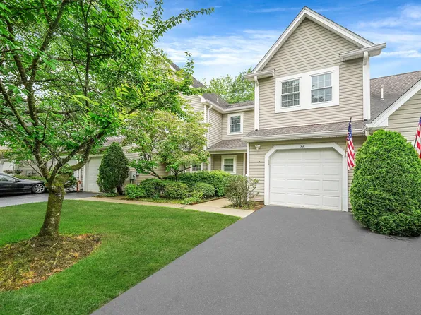 86 Erik Drive, East Setauket, NY 11733