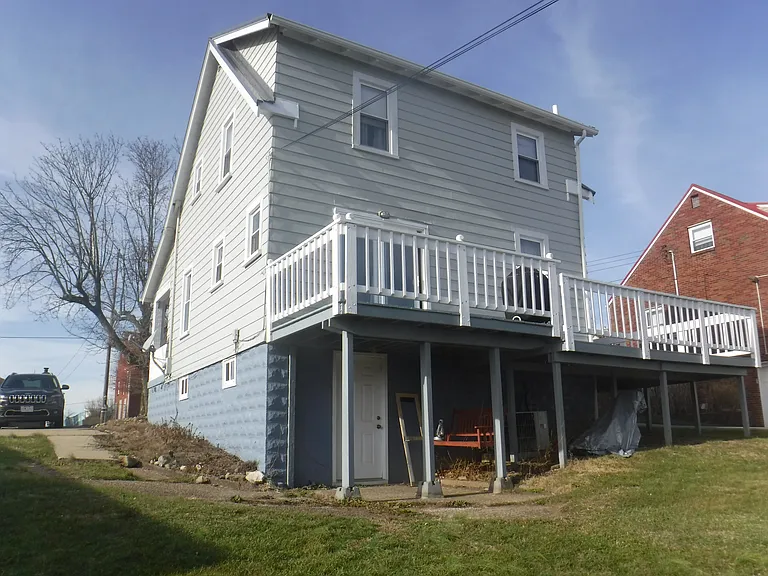 324 Rosemont Ave — Photo 3