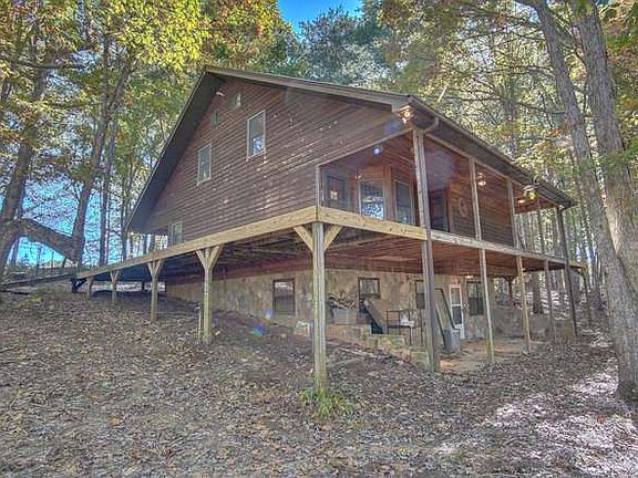 2nd image of 689 Woodland Dr