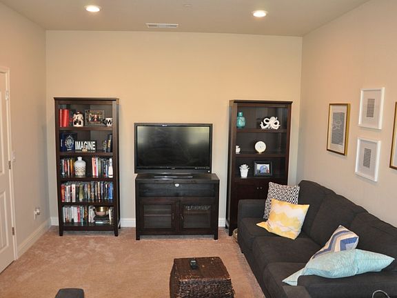 4th image of 1196 N Academy Dr
