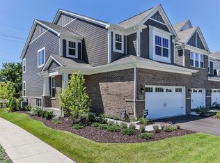 1975 Fiona Ln #301, Lisle, IL 60532