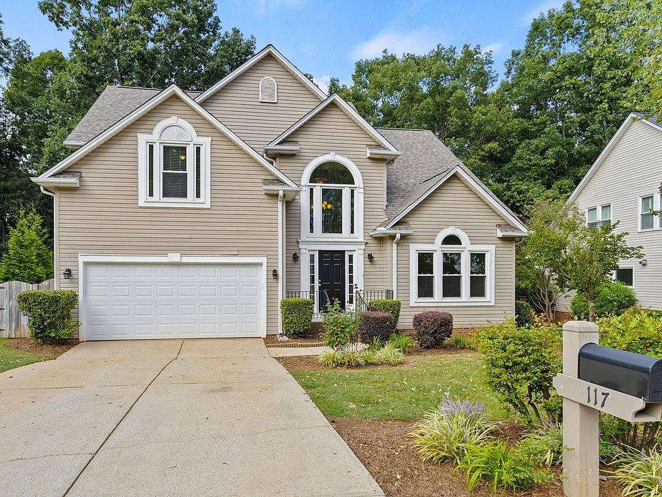 1st image of 117 E Glohaven Pl