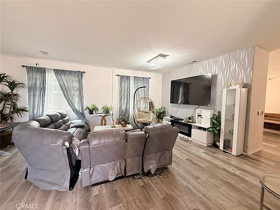 2nd image of 2210 Cranshaw Ln