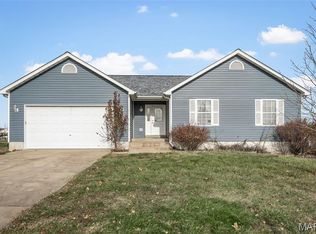 26 Dean Wells Ct, Warrenton, MO 63383