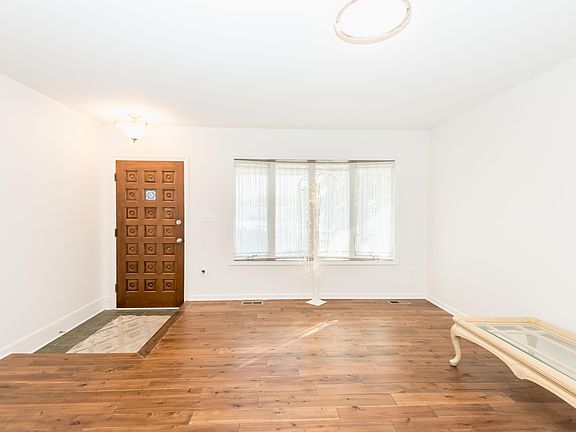 5th image of 38222 Hyman St