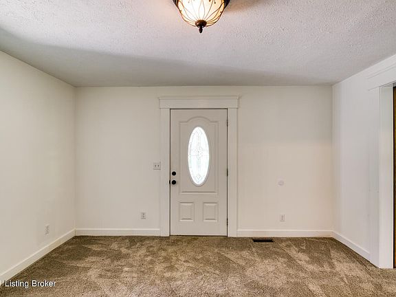 3rd image of 5170 Castle Hwy