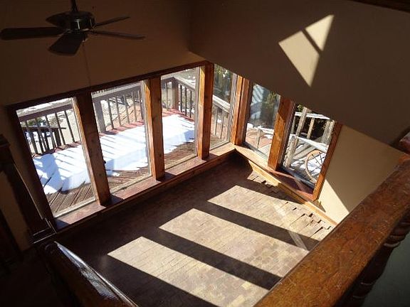 2nd image of 211 Skyland Blvd