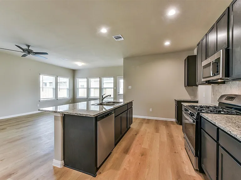 3842 Sugardale St — Photo 13