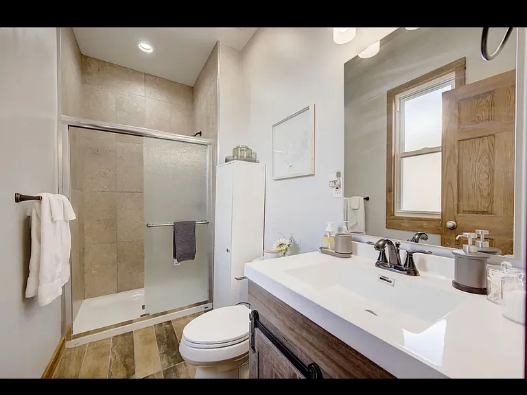 1534 N Cass St #A — Photo 7