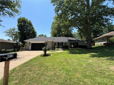 4910 Briarwood Ln, Saint Joseph, MO, 64506
