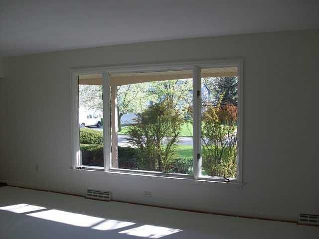 2nd image of 1689 Woodhurst Dr