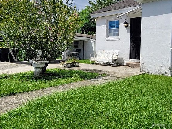 2nd image of 801 W 47th Street