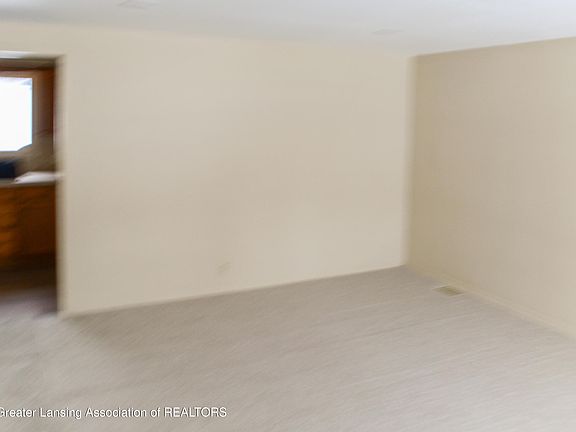 4th image of 1015 Westfield Rd