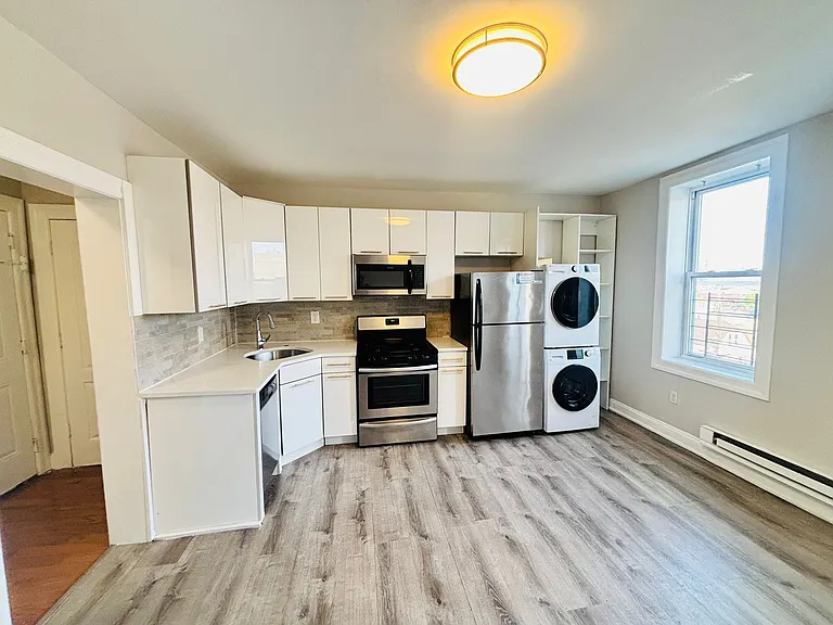 6615 Broadway #D1 — Photo 1