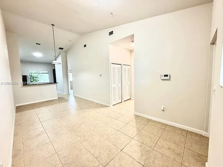 3431 W 80th St #202 — Photo 6