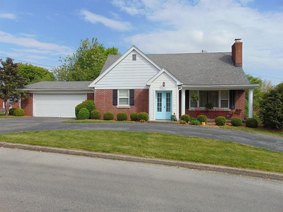 1st image of 202 Pin Oak Dr