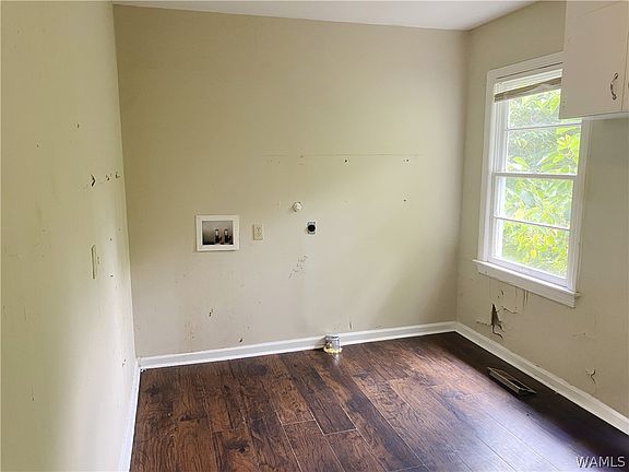 4th image of 4229 6th St E