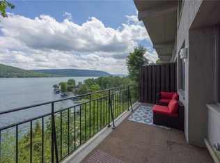 7 Cliffside Dr, Canandaigua, NY 14424