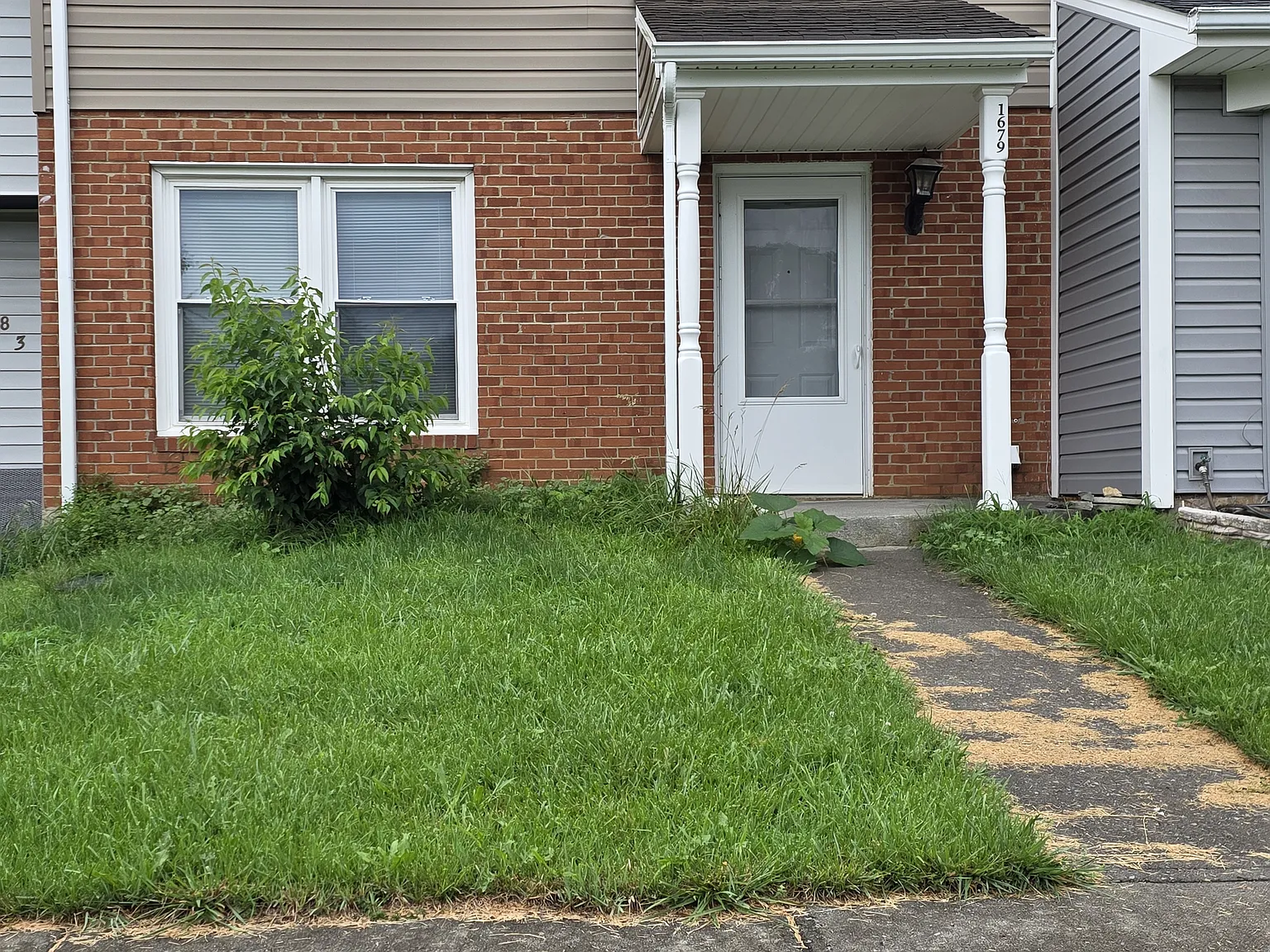 3 bed, 2.5 bath, 1400 sqft, $1,500 — Photo 1