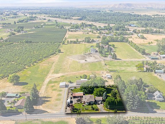 3rd image of 1010 Division Rd
