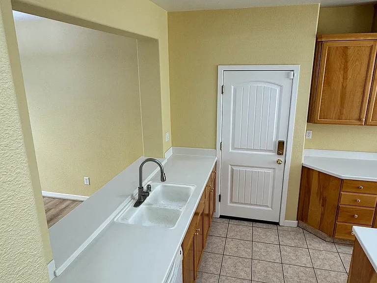 1383 Carlsbad Dr — Photo 7