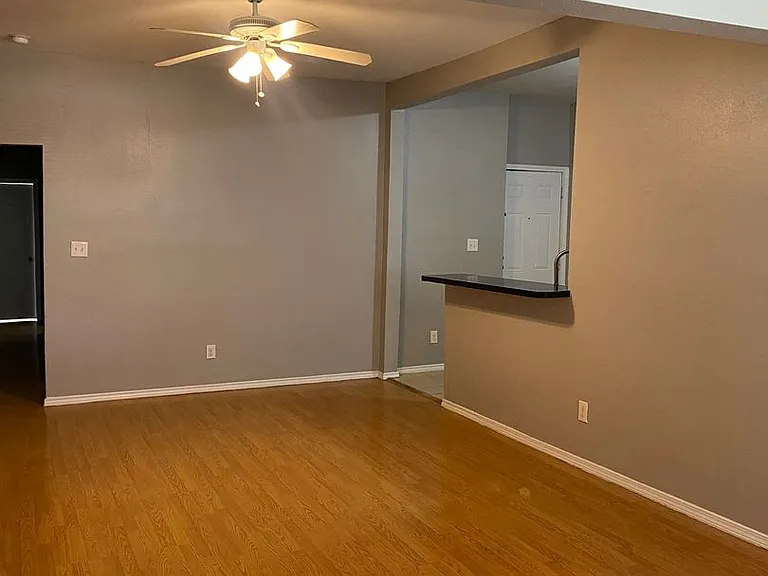 240 Princeton Ave #B — Photo 3