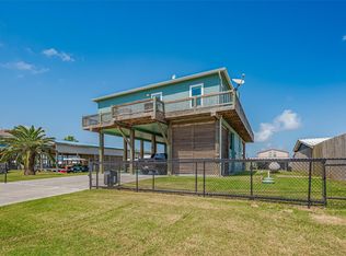 1126 Island Blvd, Crystal Beach, TX 77650