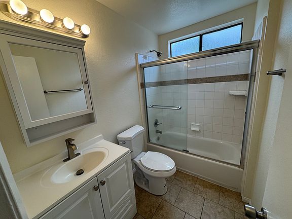 4th image of 760 Stanley Ave APT 2