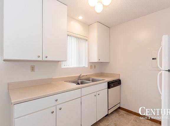 5th image of 4621 Prescott Ave #2110