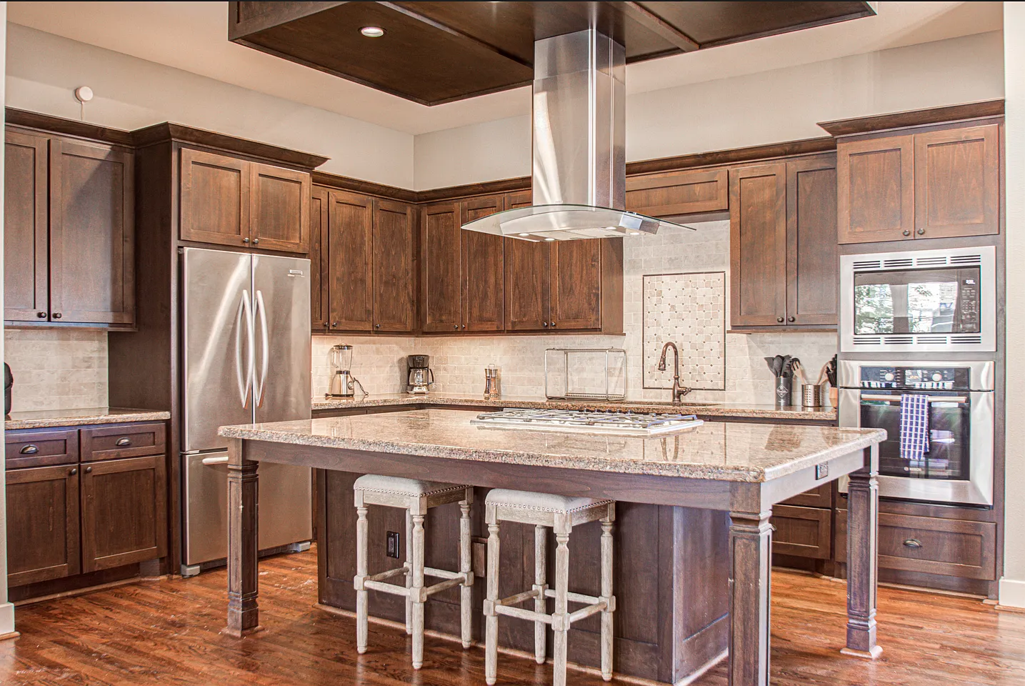 3 bed, 3.5 bath, 2830 sqft, $9,750 — Photo 4