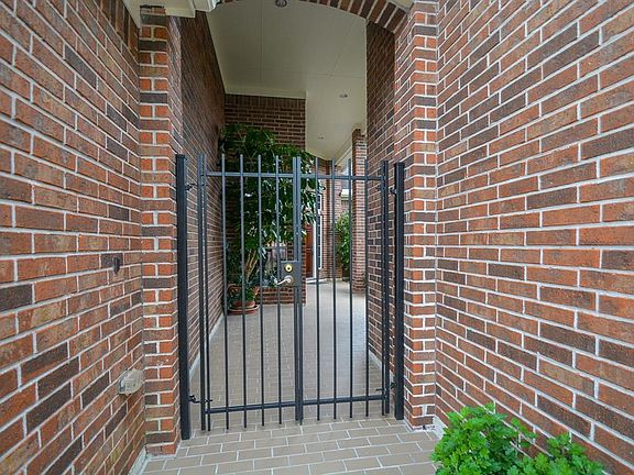4th image of 5314 Colonial Park Ln