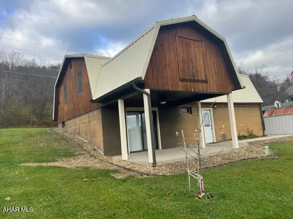 658 Chimney Rocks Rd, Hollidaysburg, PA 16648
