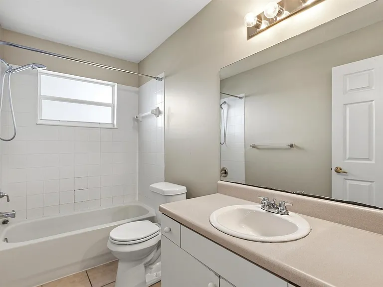 9312 NW 54th St — Photo 26