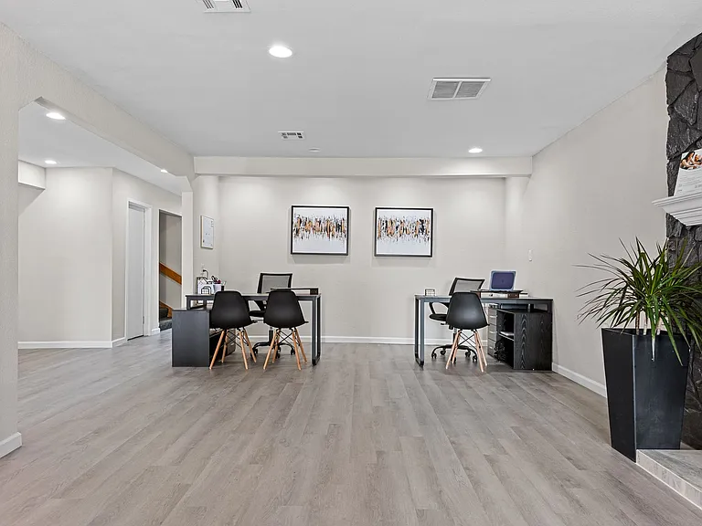 Avia Apartments — Photo 9