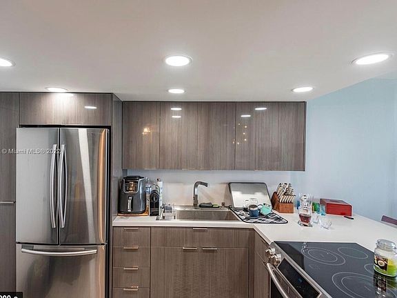 3rd image of 3180 S Ocean Drive #414