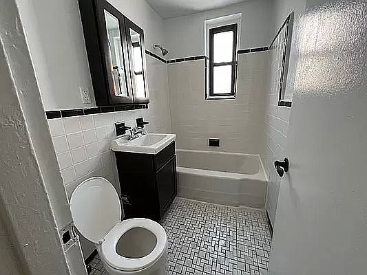 5th image of 1818 E 17th St #3N
