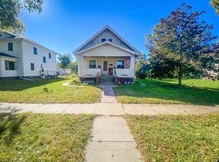 2009 10th St, Columbus, NE 68601