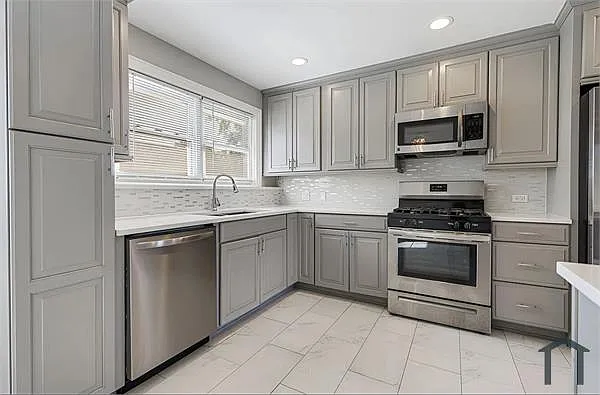 407 N West Ave — Photo 14