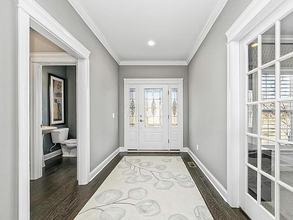 3rd image of 1074 Heritage St