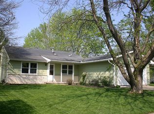 1811 Stratford Dr, Champaign, IL