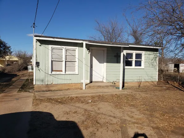 804 Bee St, Brady, TX 76825