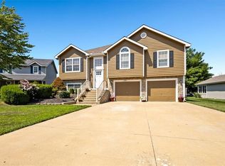 920 Jasara Cir, Baldwin, KS 66006