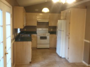 1190 Lake Dr, Midway, GA 31320